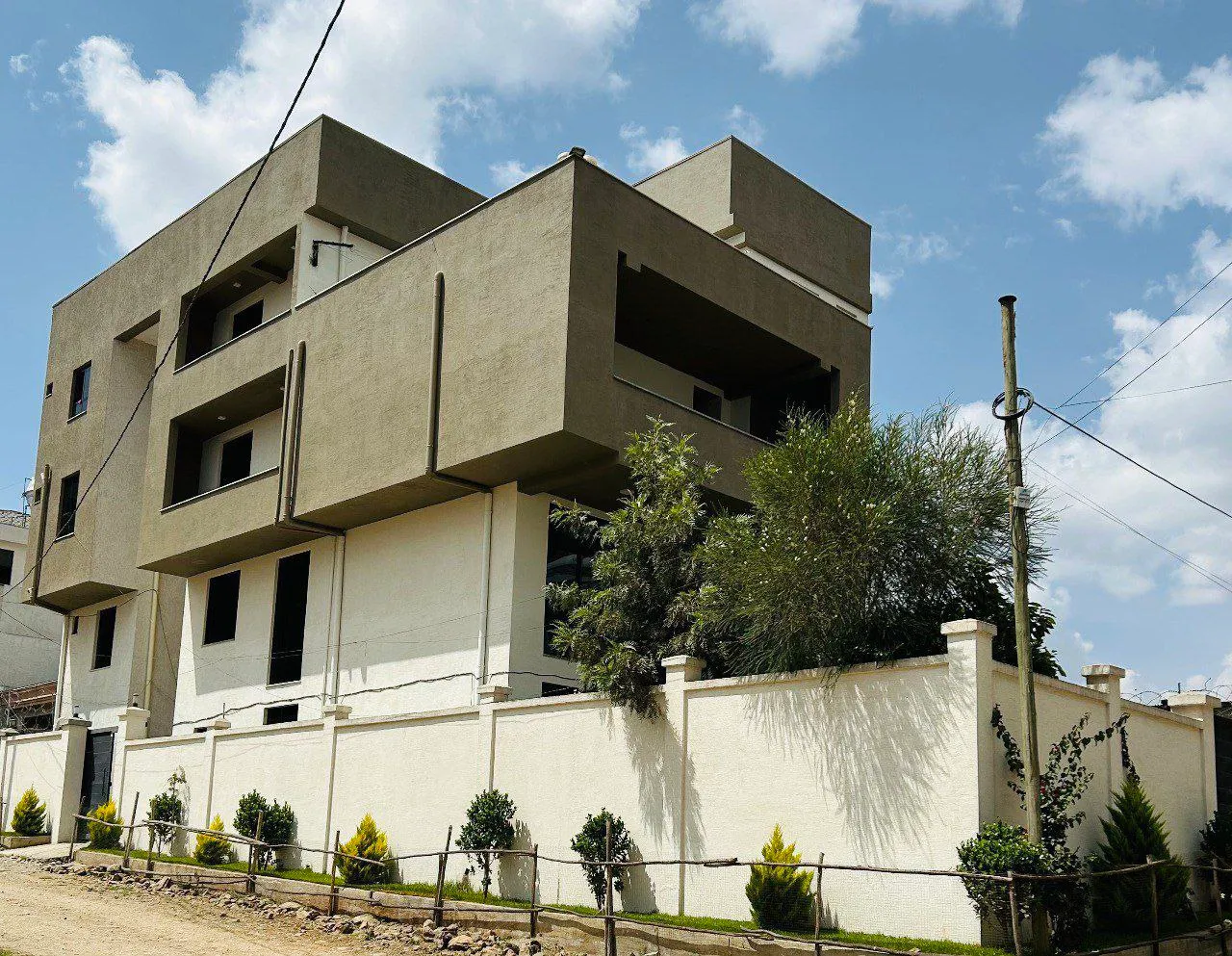 G+3 Unfurnished 6 Bedroom House For Sale in Bulbula, Addis Ababa, Ethiopia.