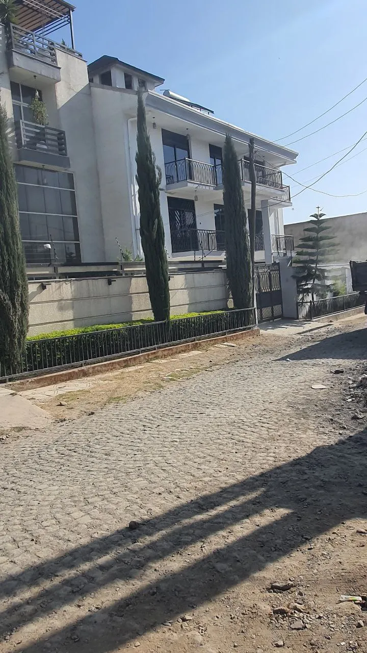 G+2 House for Sale in Ayat, Addis Ababa Ethiopia - Widok 2